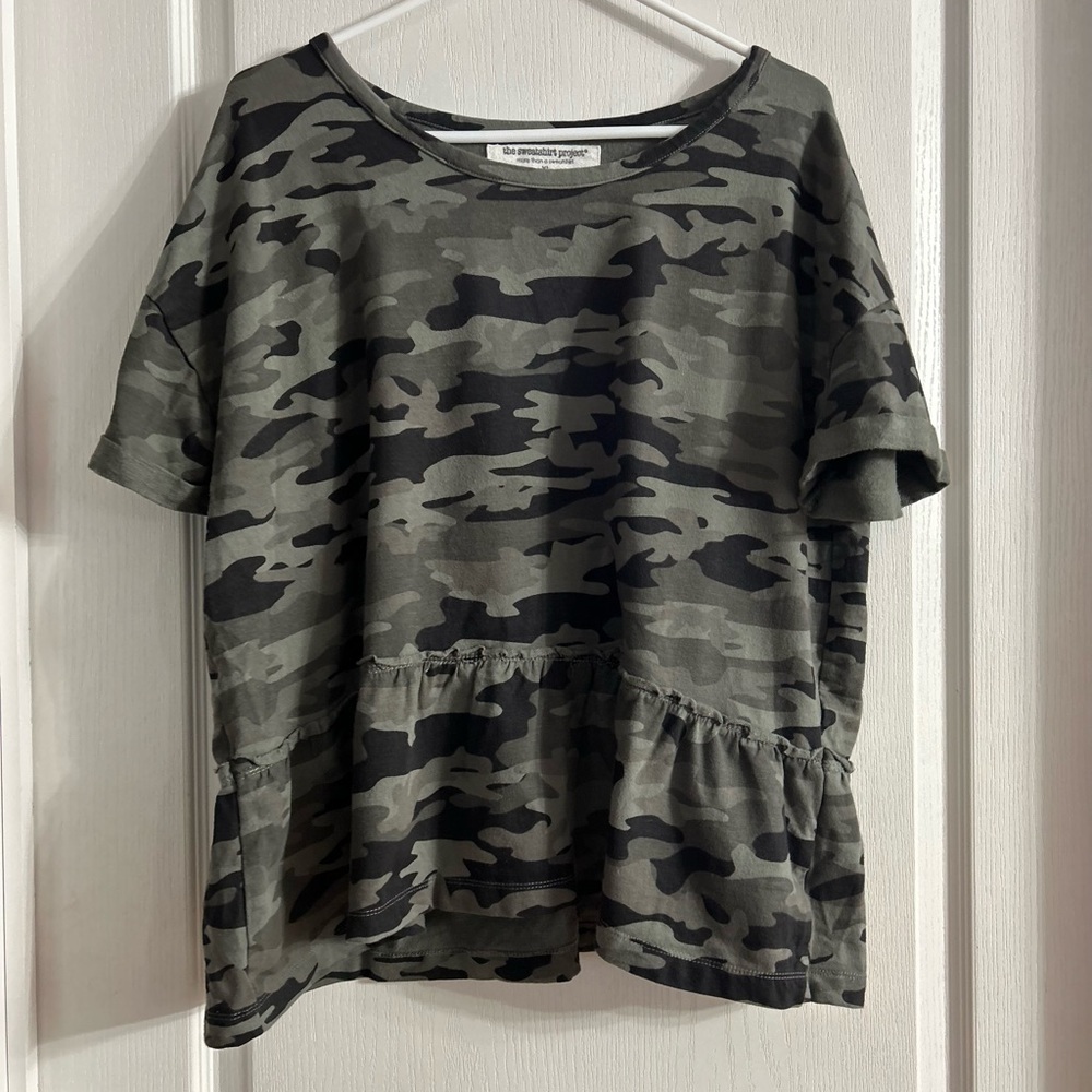 The Sweater Project Camouflage Babydoll Top Size XL.  1620